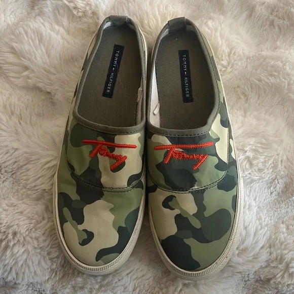 Tommy Hilfiger Army fatigue Shoes - Picture 5 of 7